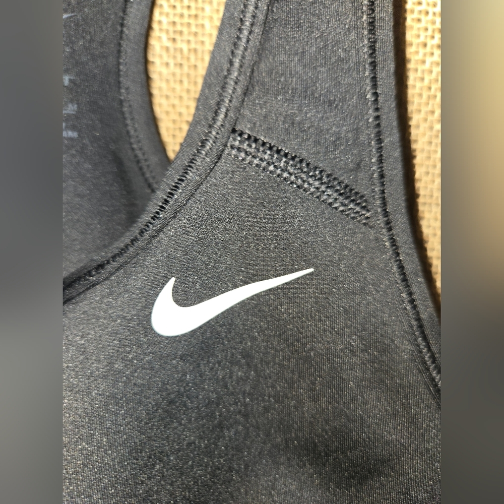 Nike Juniors Black Sports Bra Size Medium - Picture 4 of 6